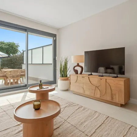 Apartment Garden Apt. Aranya - Pool, Gym And Co-working Space